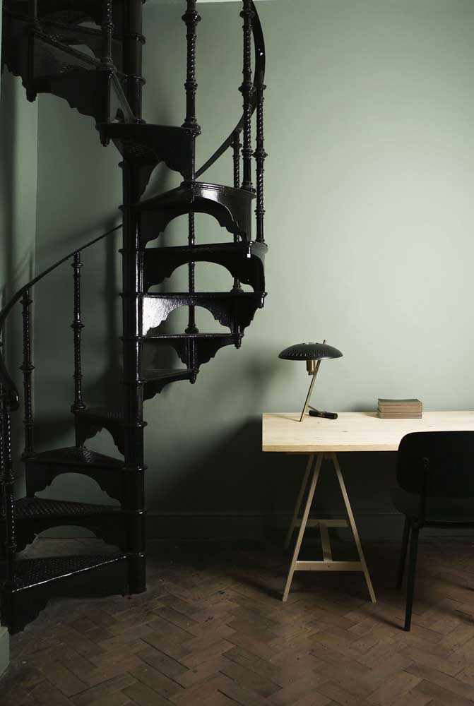 Escada de ferro: vantagens, modelos e fotos inspiradoras