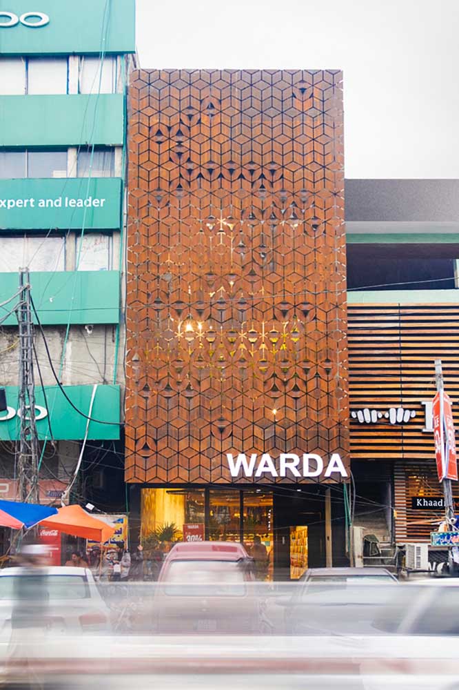 Aço corten para uma fachada comercial moderna e pra lá de estilosa