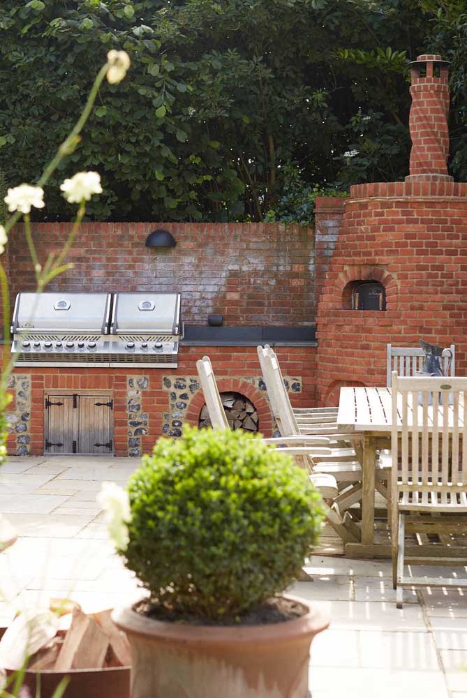 Área de lazer com churrasqueira: 60 fotos de decoração e motivos para escolher ela
