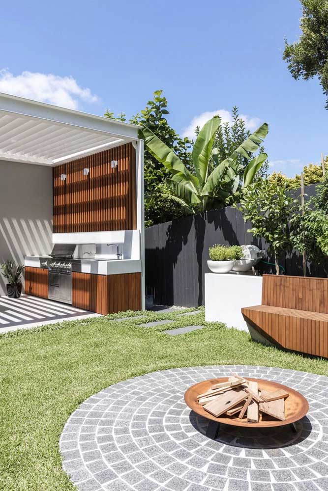 Área de lazer com churrasqueira: 60 fotos de decoração e motivos para escolher ela