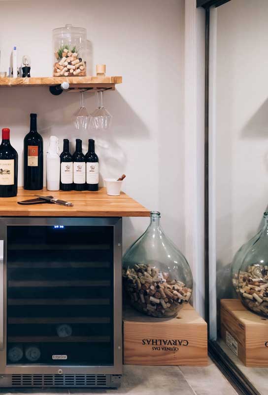 Decoração com garrafas: dicas e ideias para fazer você mesmo