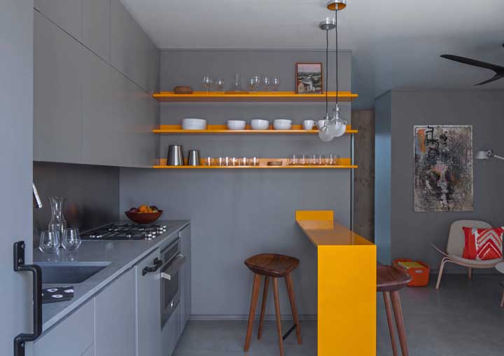 Cozinha planejada apartamento pequeno: veja fotos, dicas e como decorar passo a passo