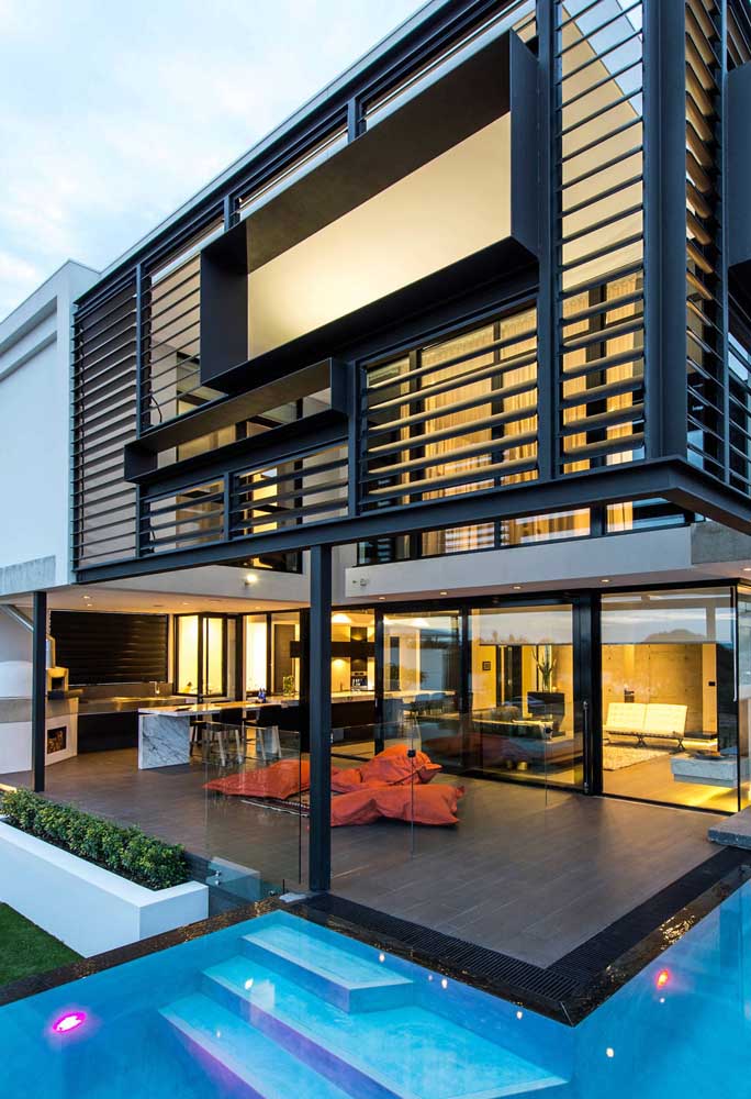 Área de lazer com piscina: dicas para fazer a sua e fotos incríveis de decoração