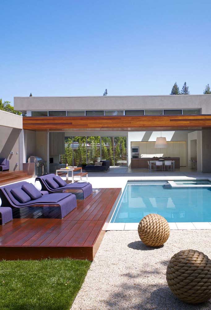 Área de lazer com piscina: dicas para fazer a sua e fotos incríveis de decoração