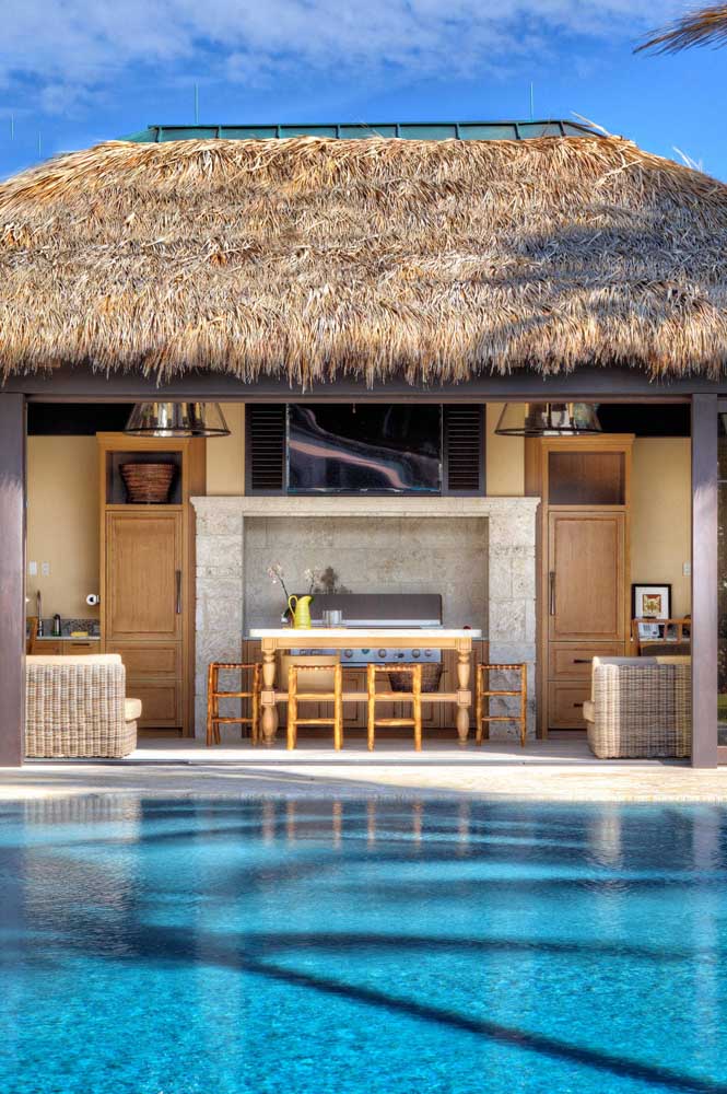 Área de lazer com piscina: dicas para fazer a sua e fotos incríveis de decoração