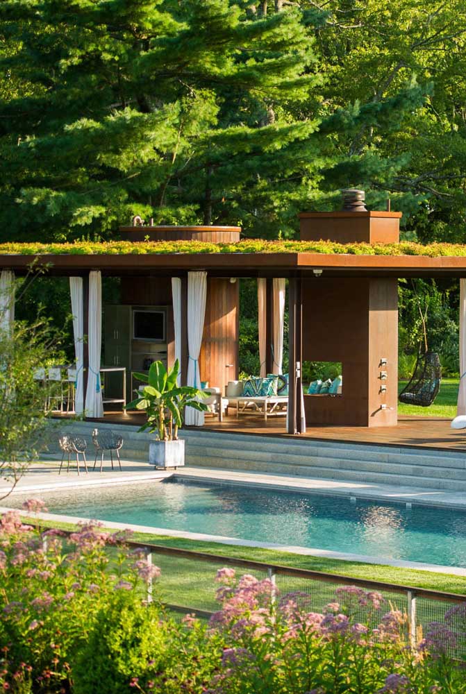 Área de lazer com piscina: dicas para fazer a sua e fotos incríveis de decoração