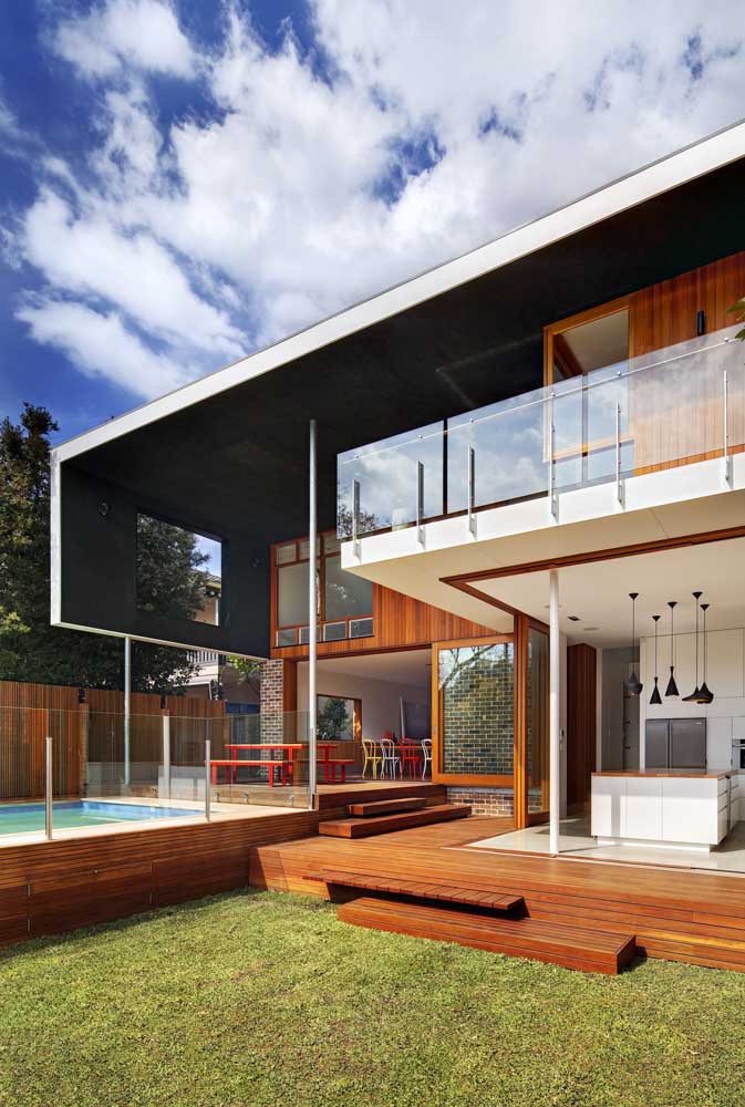 Área de lazer com piscina: dicas para fazer a sua e fotos incríveis de decoração