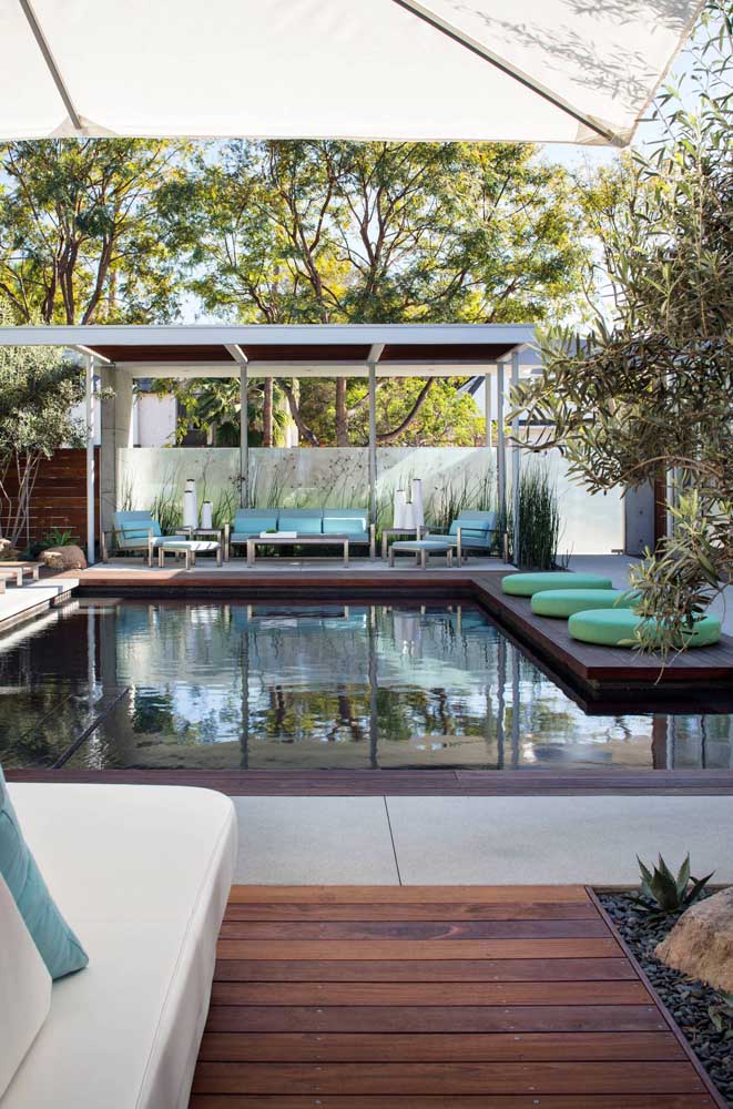 Área de lazer com piscina: dicas para fazer a sua e fotos incríveis de decoração