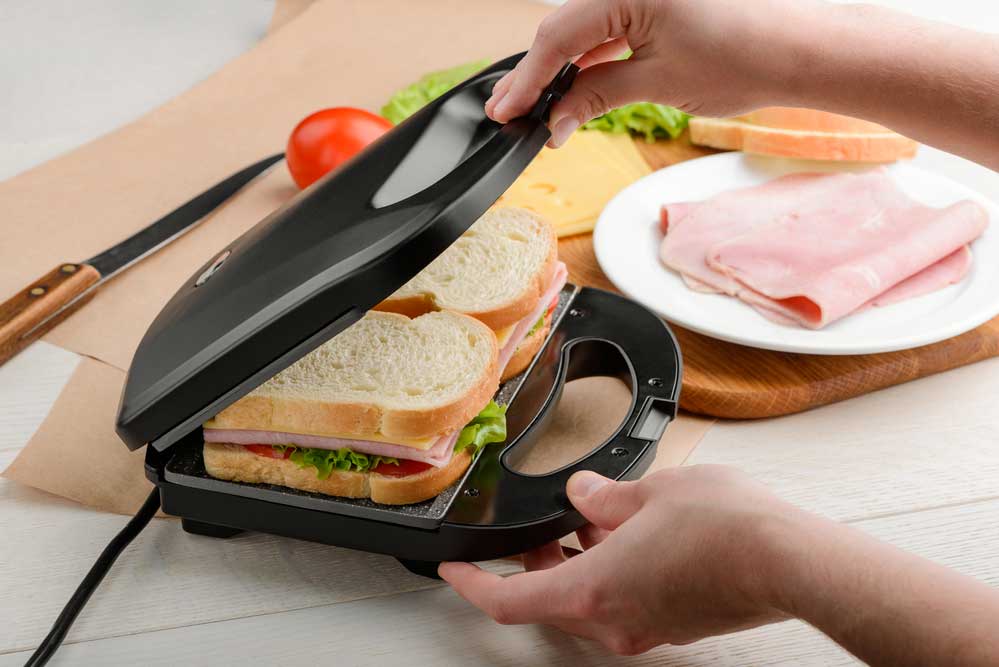 Como limpar sanduicheira e aumentar a vida útil do seu aparelho