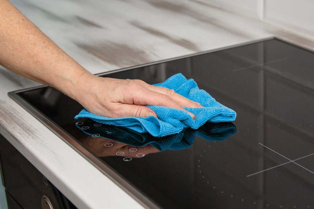 Como limpar cooktop: veja dicas e passo a passo facilitado
