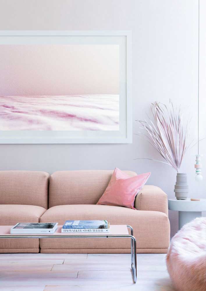 Sofá rosa inspirado na estética minimalista