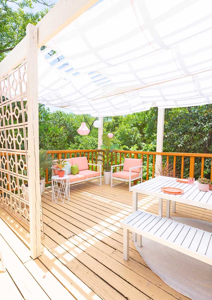 Sofá rosa: ideias para usar o item na decoração e fotos incríveis