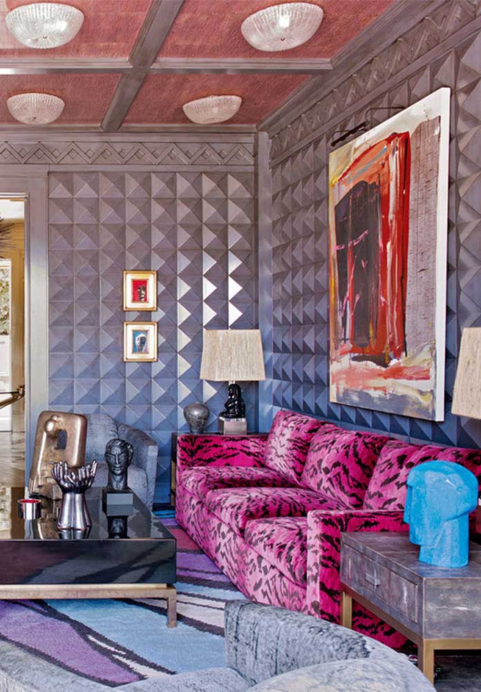 Sofá rosa: ideias para usar o item na decoração e fotos incríveis