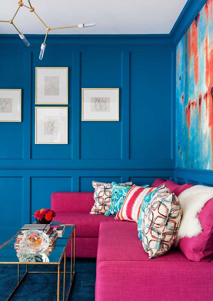 Sofá rosa: ideias para usar o item na decoração e fotos incríveis