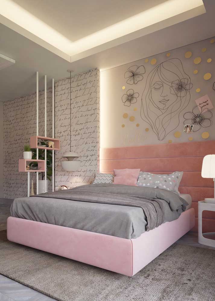 Nichos cor de rosa combinando com a decoração do quarto