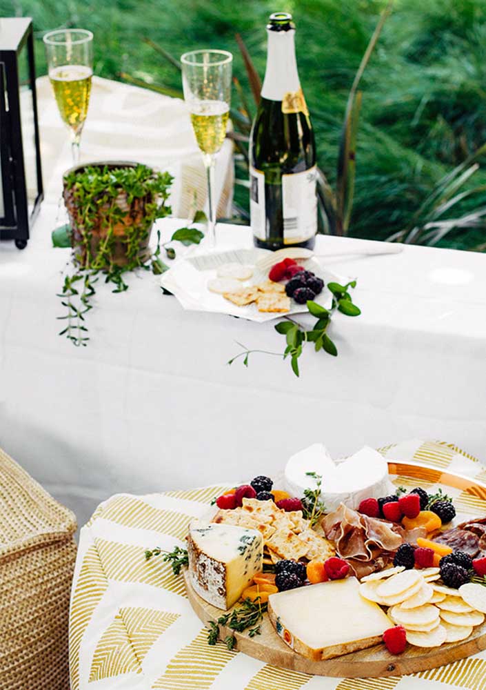 Queijos e vinhos: o que servir, dicas e fotos para você comemorar com estilo