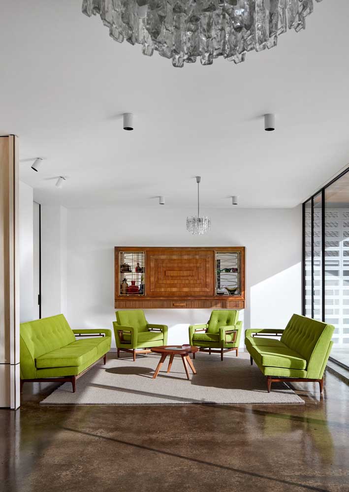 Sofá verde: descubra 40 ideias incríveis e dicas para escolher