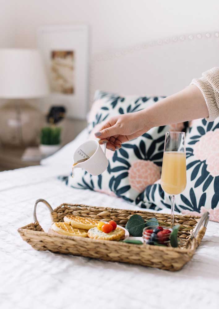 Café da manhã na cama: como organizar, dicas e fotos para se inspirar