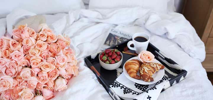 Café da manhã na cama: como organizar, dicas e fotos para se inspirar
