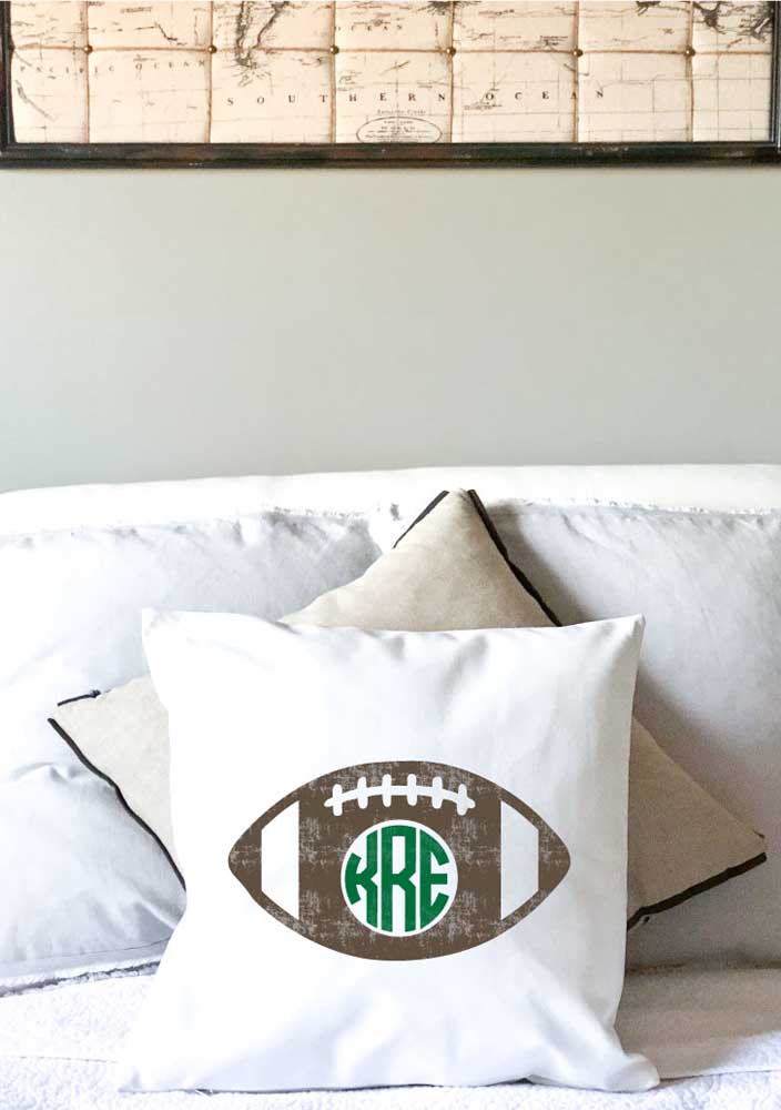 Até as capas de almofada podem entrar no clima da festa Super Bowl