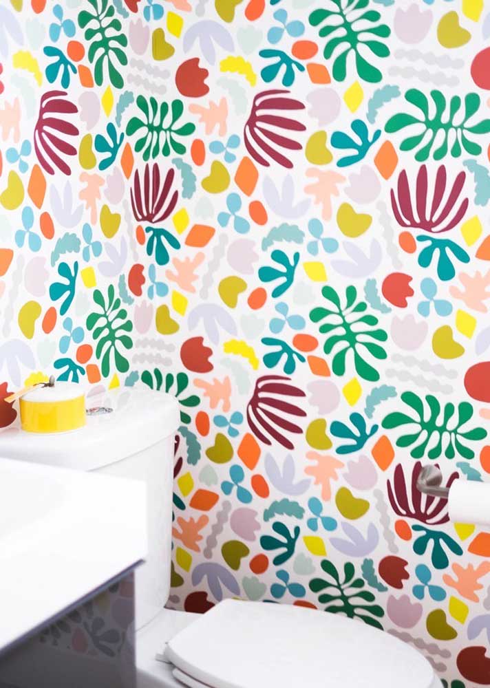 Papel de parede para lavabo floral para encher o banheiro de cores