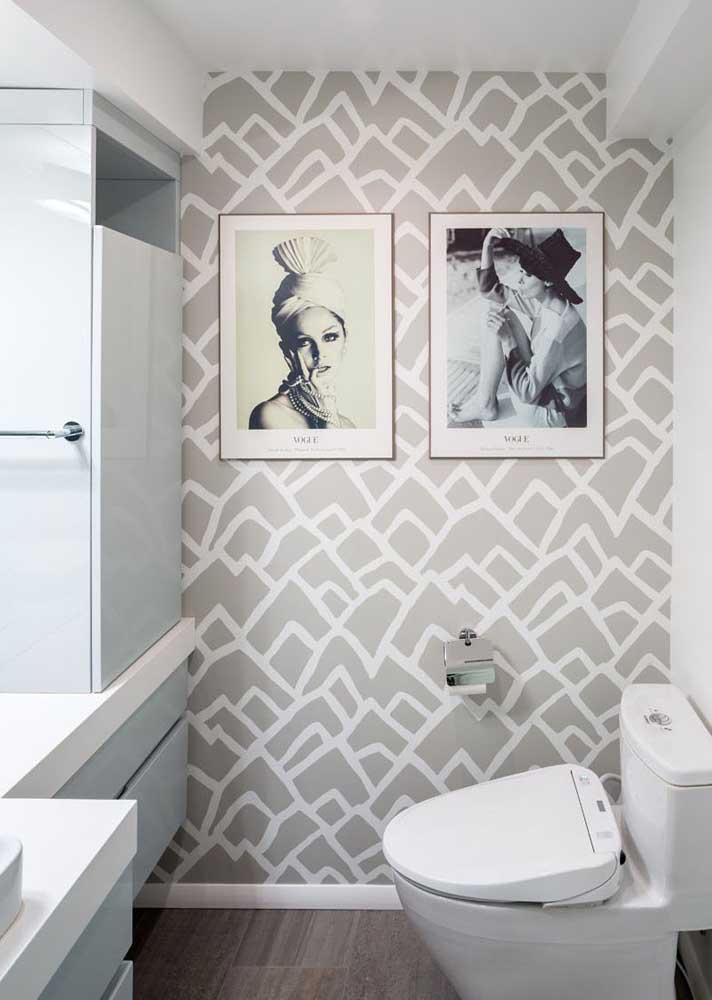Papel de parede para lavabo moderno, mas em cores clássicas e neutras