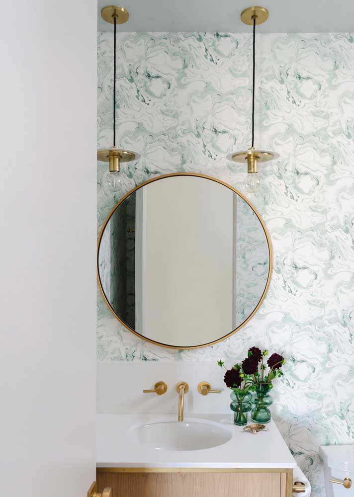 Papel de parede para lavabo clássico: estampas claras e delicadas