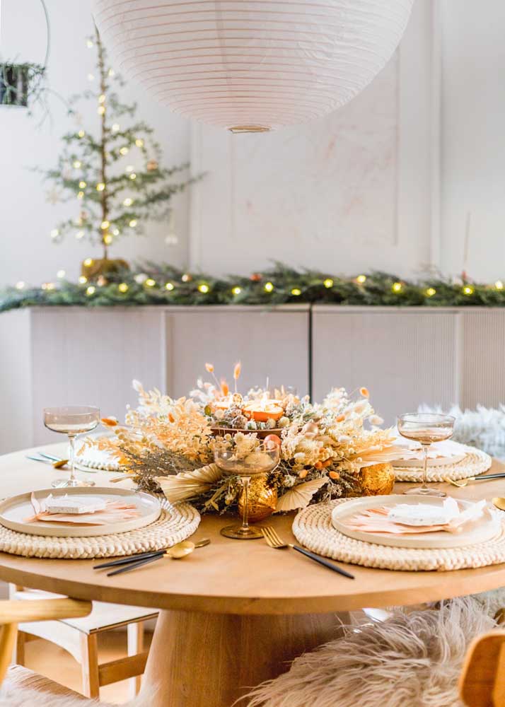 Decoração de mesa natalina em tons de dourado: um luxo!