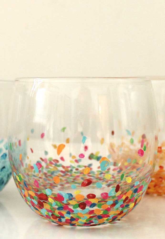 Vidros decorados: como fazer passo a passo e ideias incríveis