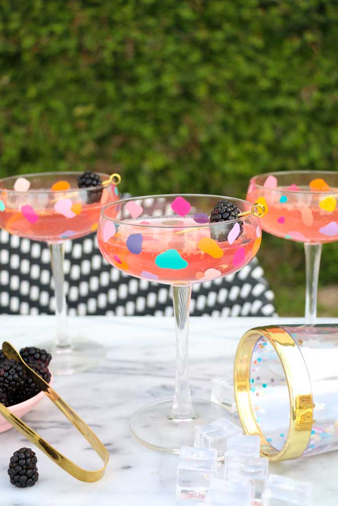 Vidros decorados: como fazer passo a passo e ideias incríveis