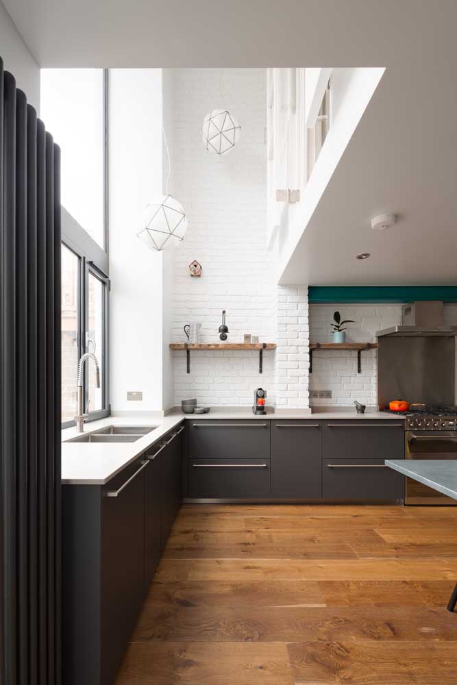 Cozinha grande: 51 dicas, fotos e projetos para você se inspirar