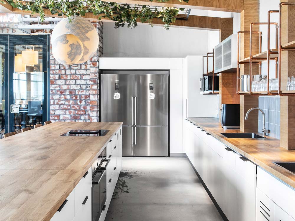 Cozinha grande: 51 dicas, fotos e projetos para você se inspirar