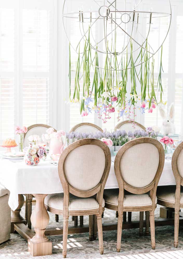 Decoração de mesa de páscoa em tons pastéis: delicada e romântica 