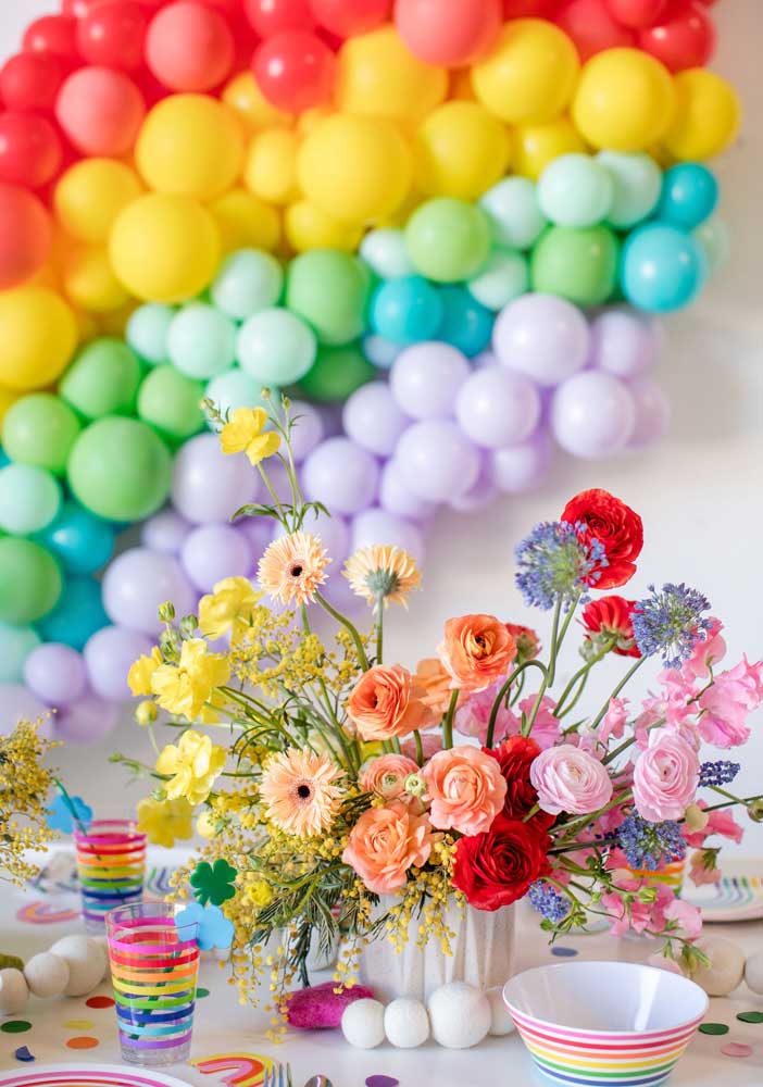 Que tal um ramalhete de flores do campo para enfeitar a mesa da festa de aniversário?