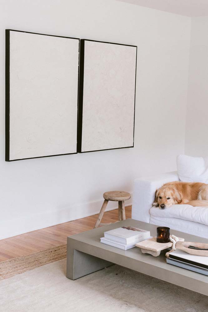Pegue carona no estilo minimalista e faça uma decoração de sala simples e bonita
