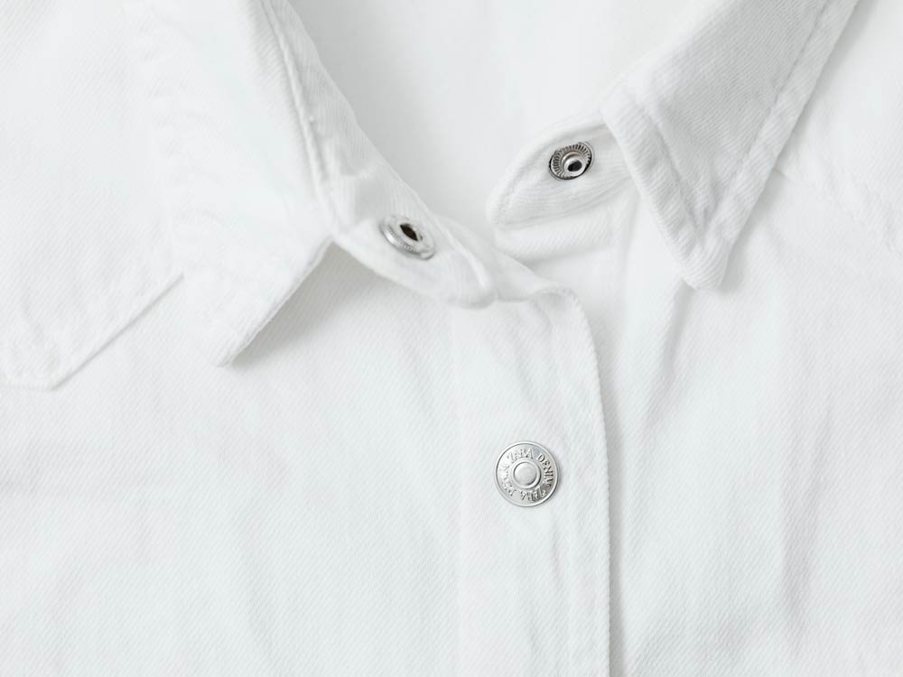 Como tirar mancha de roupa branca: veja passo a passo e dicas