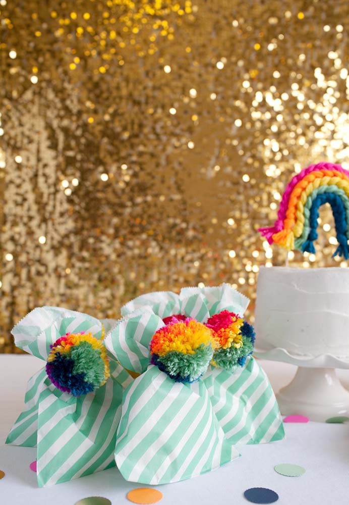 Pompom de lã: como fazer passo a passo e 50 ideias criativas