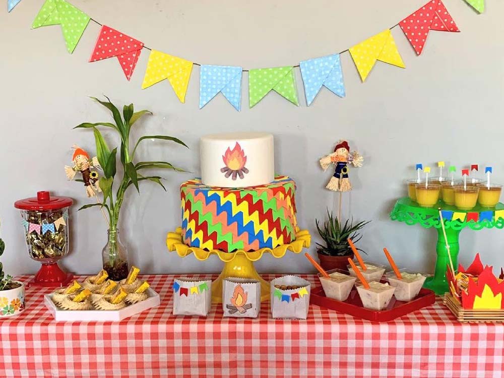 Decoração com TNT: tutoriais passo a passo e 51 ideias