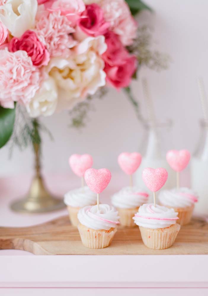 Já pensou em fazer cupcakes para celebrar as bodas de namoro? Fica a dica!