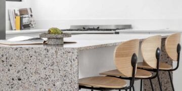 Cozinha planejada com bancada de granito: 50 ideias e projetos perfeitos