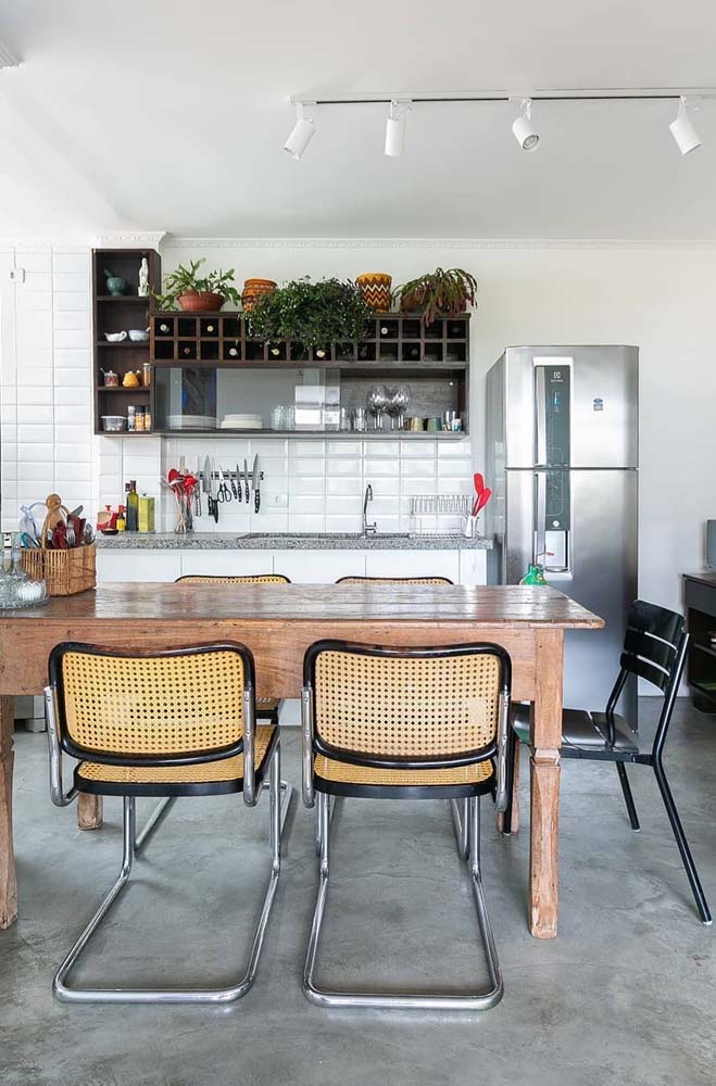 Cozinha planejada pequena com bancada de granito: aproveite ao máximo o espaço