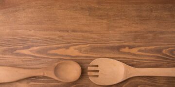 Como limpar utensílios de madeira? Descubra aqui