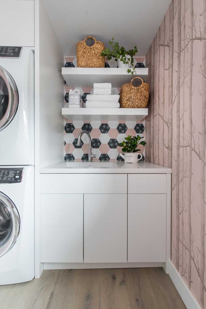 Prateleira para lavanderia: como escolher, dicas e fotos para se inspirar