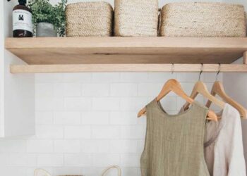 Prateleira para lavanderia: como escolher, dicas e fotos para se inspirar