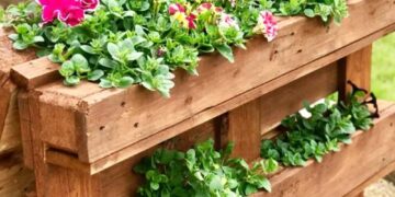 Floreira de pallet: como fazer passo a passo e 52 ideias