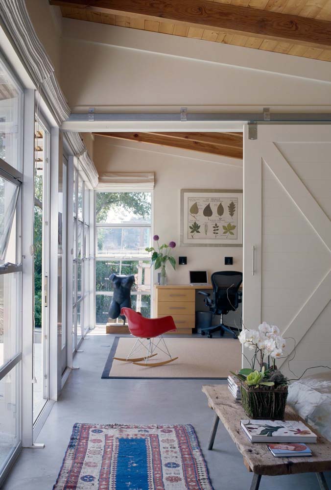 Cadeira vermelha: dicas para escolher e 52 ideias criativas