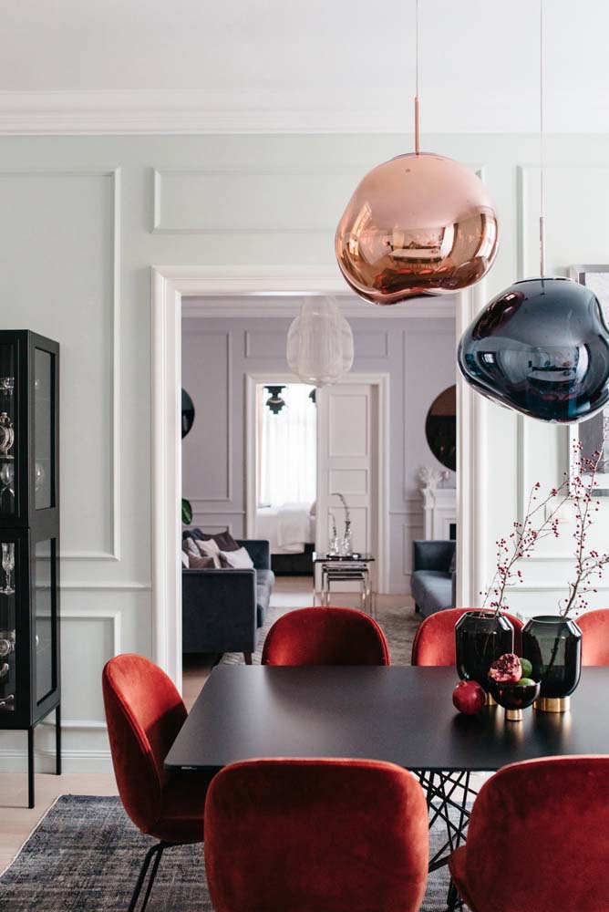 Cadeira vermelha: dicas para escolher e 52 ideias criativas