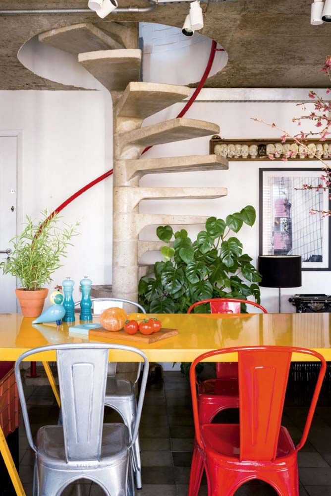 Cadeira vermelha: dicas para escolher e 52 ideias criativas