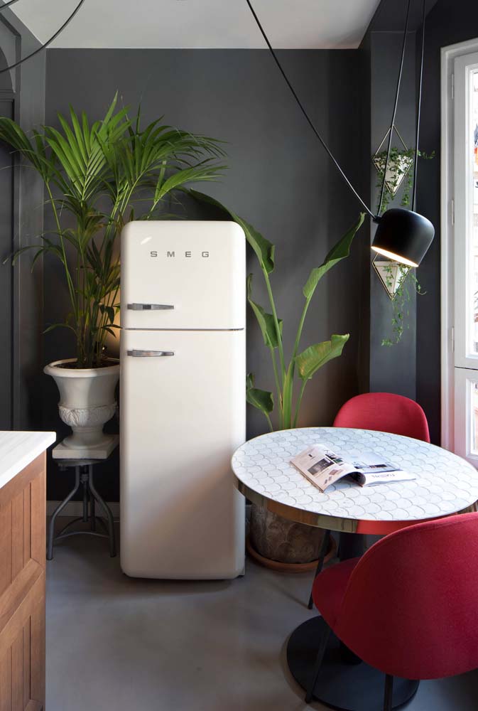 Cadeira vermelha: dicas para escolher e 52 ideias criativas