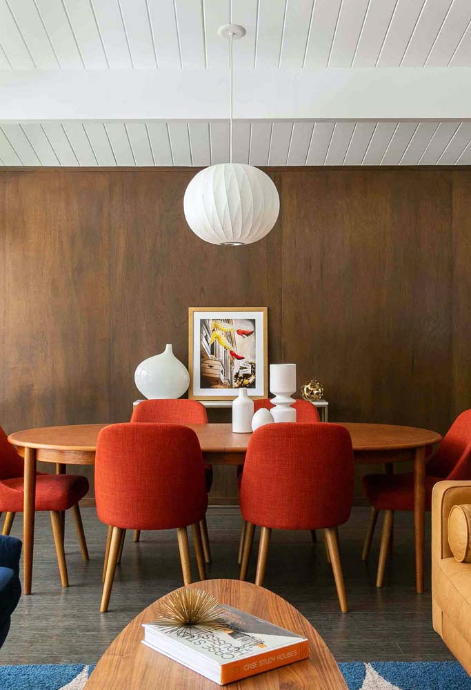 Cadeira vermelha: dicas para escolher e 52 ideias criativas